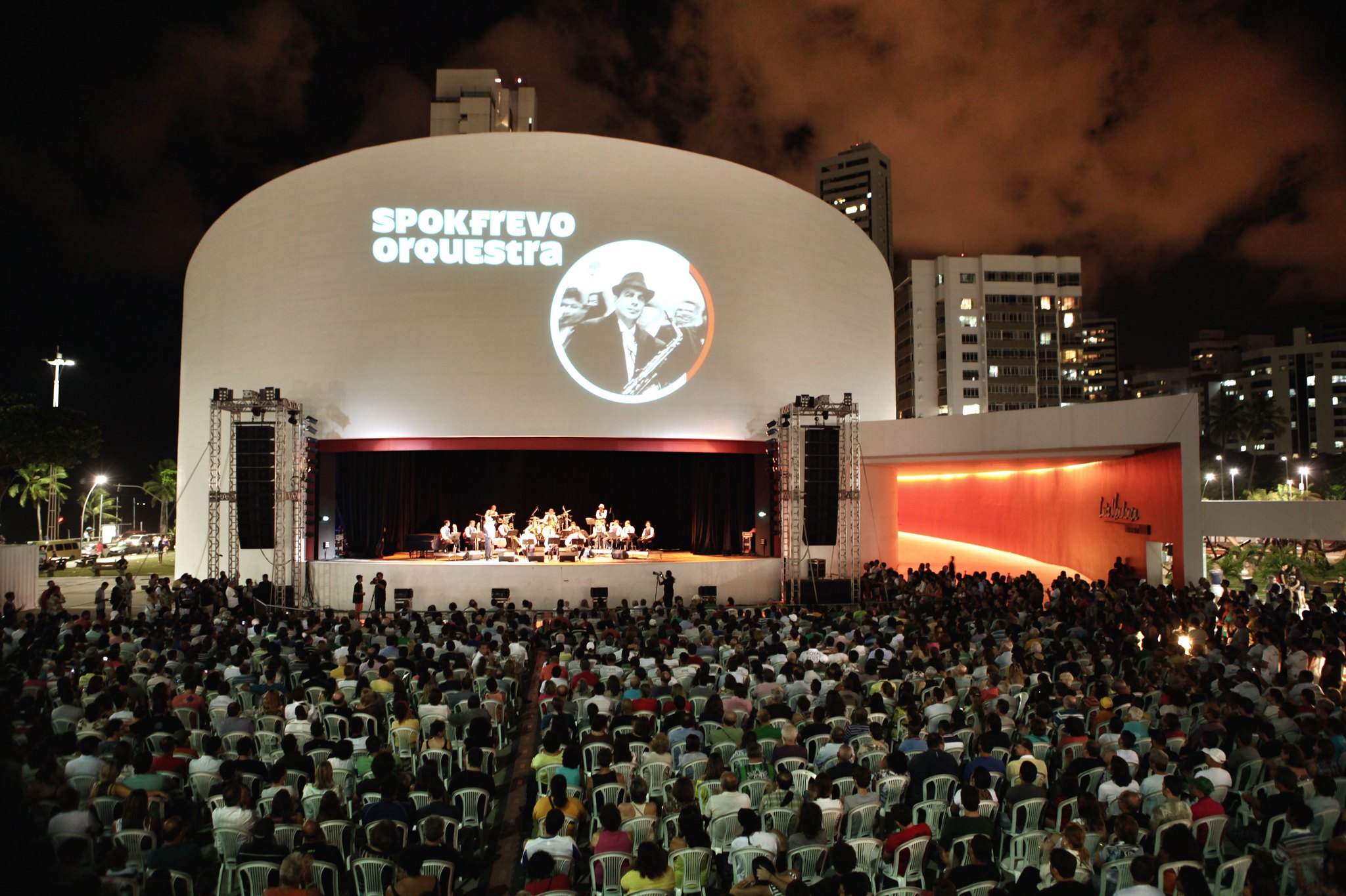 DO FREVO AO JAZZ - SPOK FREVO ORQUESTRA